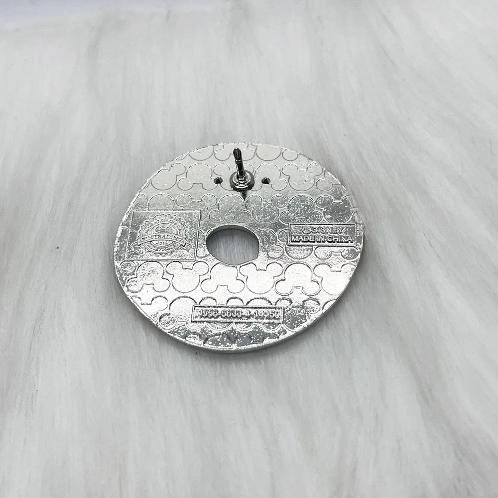 🔮 5/$25 Disney Peter Pan‎ Donut Pin
